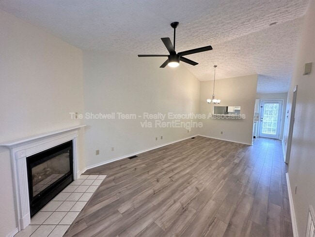 Building Photo - 819 Calypso Way