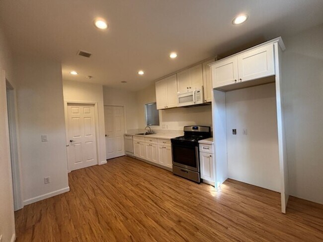 Building Photo - 375 Mayberry Ave