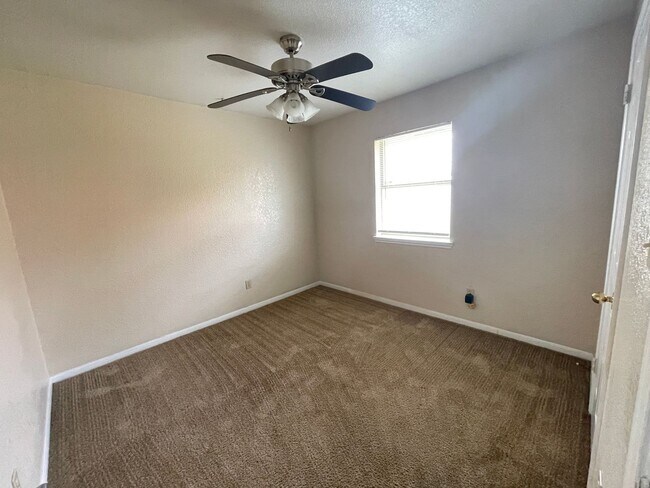 Building Photo - 4-Bedroom House for Rent in Killeen