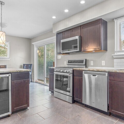 Building Photo - 3220 Deer Park Dr