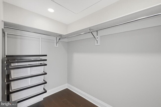 Building Photo - 925 N Fairfax St