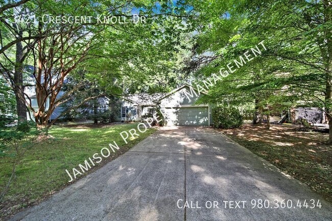 Building Photo - 3421 Crescent Knoll Dr