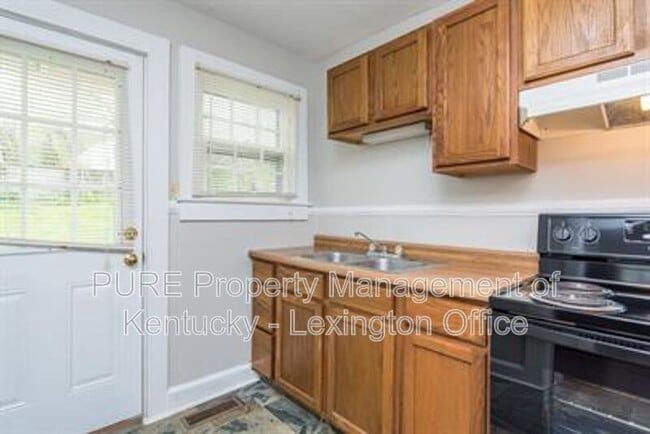 Building Photo - 5 Dogwood Ln