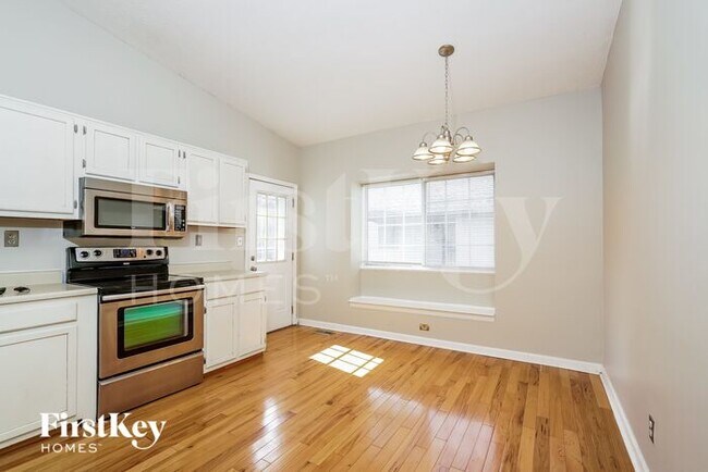 Building Photo - 5821 Buck Rill Dr