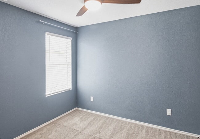Building Photo - "Charming 4-Bedroom Haven in Saint Hedwig with 2 Full Baths and 1668 Sq Ft of Comfort!"