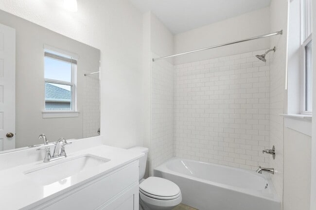 Building Photo - 150 Samuel Blair Pass