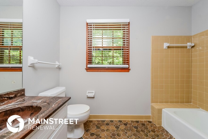 Building Photo - 3445 Colony Dr SE