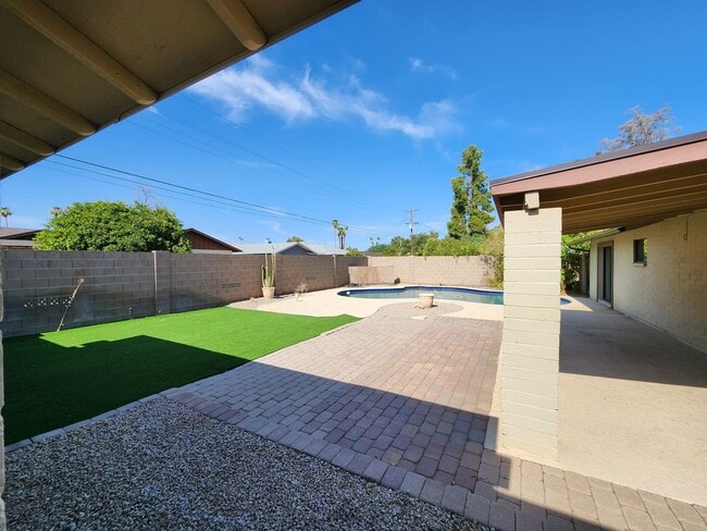 Building Photo - Tempe 4 Bedroom 3 Bath w/ Pool right near ASU!