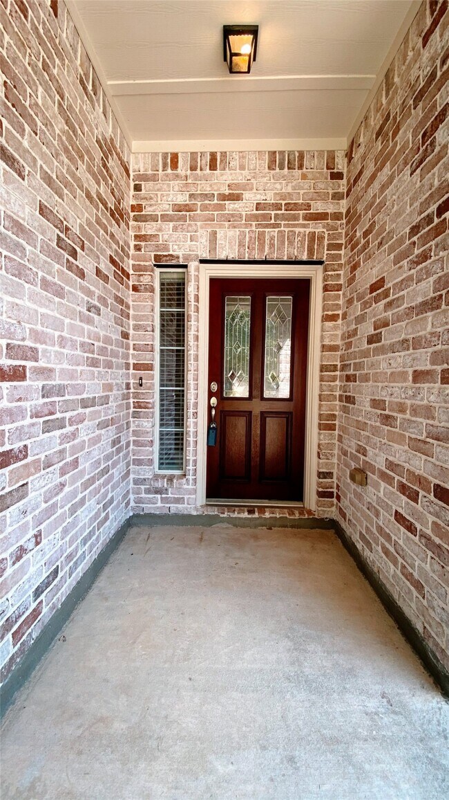 Building Photo - 314 River Briar Ln