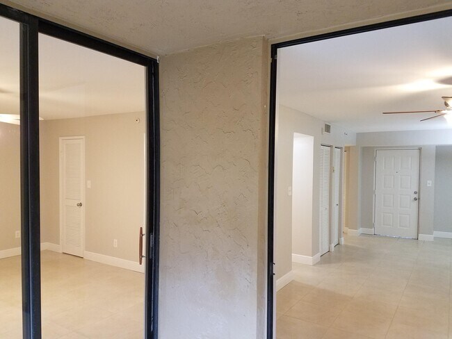 Building Photo - 820 Lavers Cir