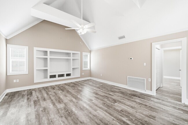 Building Photo - 942 Rue De Palms