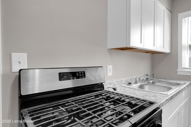 Building Photo - 1927 S 28th St