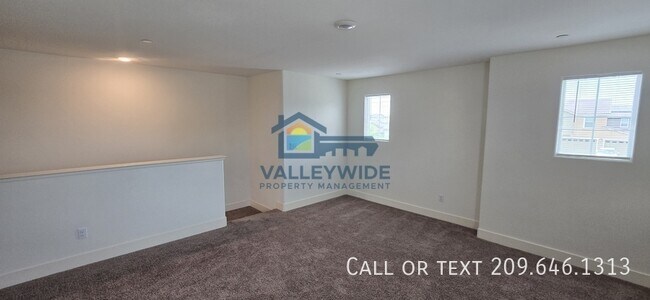 Building Photo - 2104 Ukiah Ct