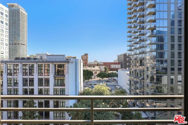 Building Photo - 1111 S Grand Ave