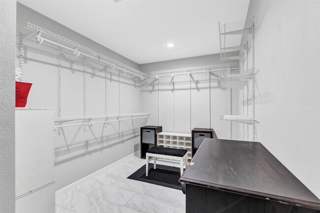 Building Photo - 19610 Forest Fern Dr