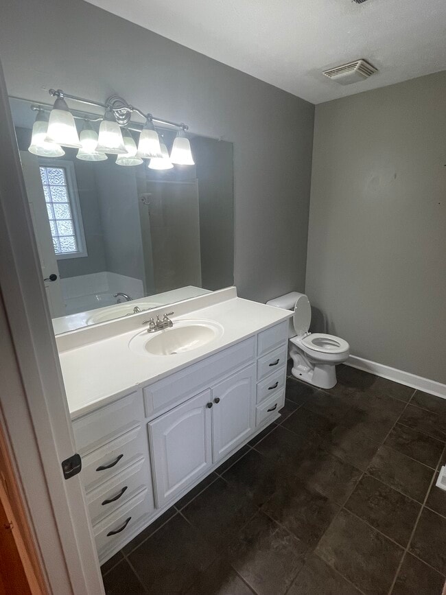 Building Photo - 1432 Trillium Ln