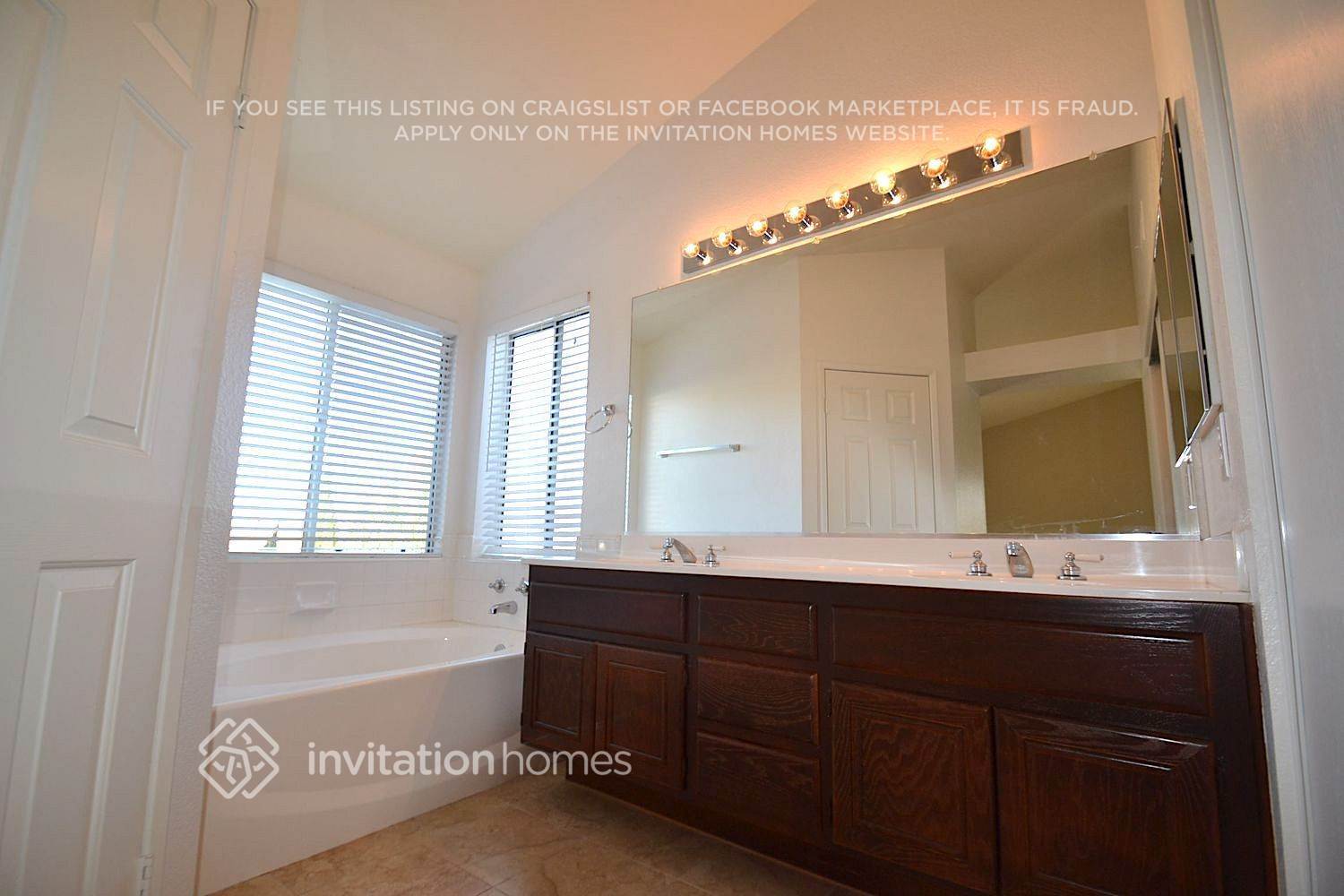 Building Photo - 40425 Tesoro Ln