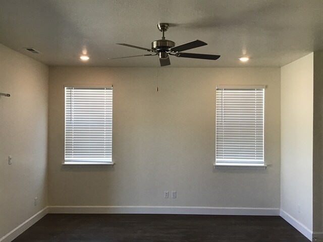 Building Photo - 1218 E Peterson Ln