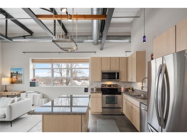 Building Photo - 111 E Franklin Ave