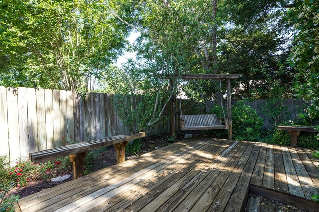Building Photo - 213 Bayberry Dr