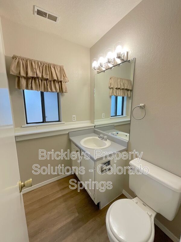 Building Photo - 8214 Steadman Dr