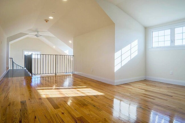 Building Photo - 40 Cedar Swamp Rd