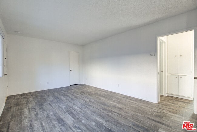 Building Photo - 2230 Redondo Blvd