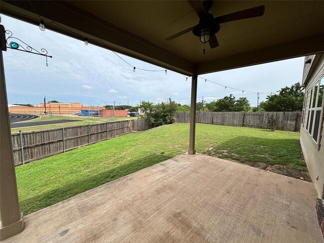 Building Photo - 241 Silver Maple Dr