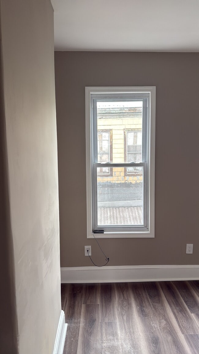 Building Photo - 2329 N Cleveland St