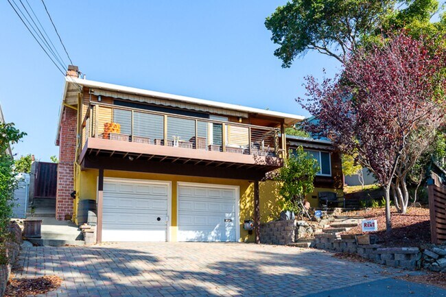 Primary Photo - Beautiful Four bedroom, Two bathroom house...