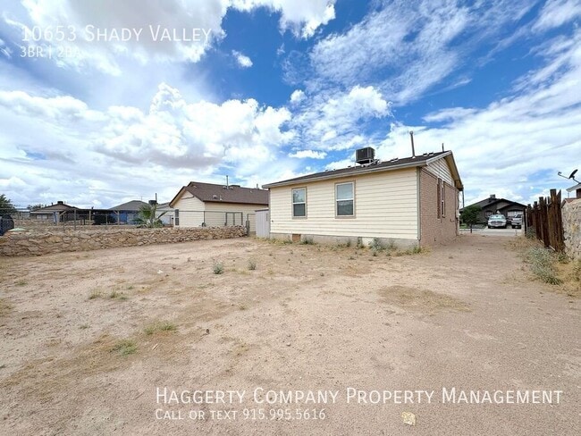 Building Photo - 10653 Shady Valley Dr
