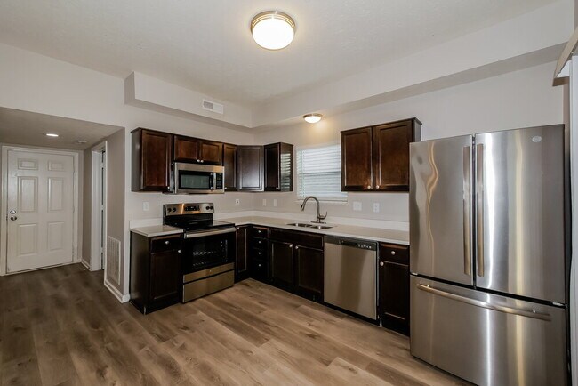Building Photo - 3402 Enclave Ln