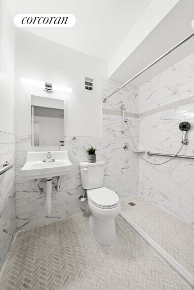 Building Photo - 525 Audubon Ave