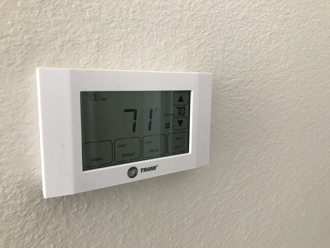 Building Photo - 5/3 Lake Nona/Moss park Home with FREE Lawncare, Internet, Cable and Phone