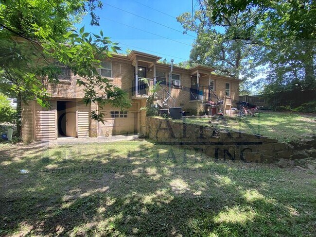 Building Photo - Park Hill 2 Bedroom Duplex