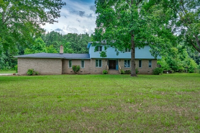 Building Photo - 400 Derby Ln