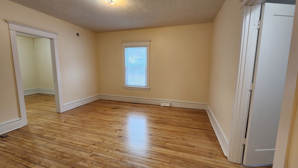 Main Room - 415 23rd Ave N