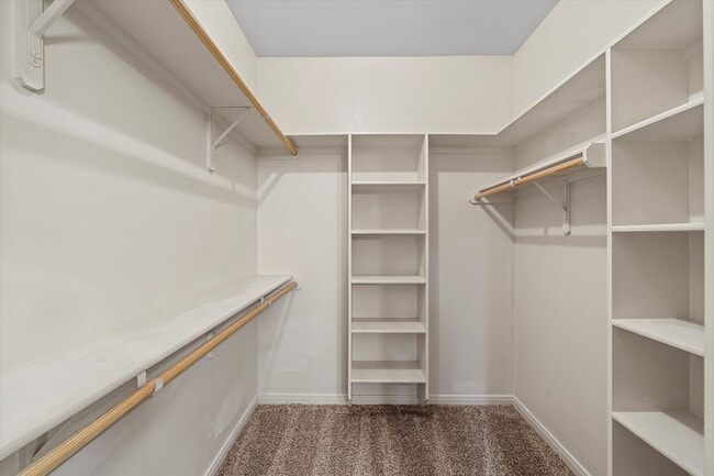 Building Photo - AVAILABLE NOW! Beautiful 3 bedroom townhome located in Waco!