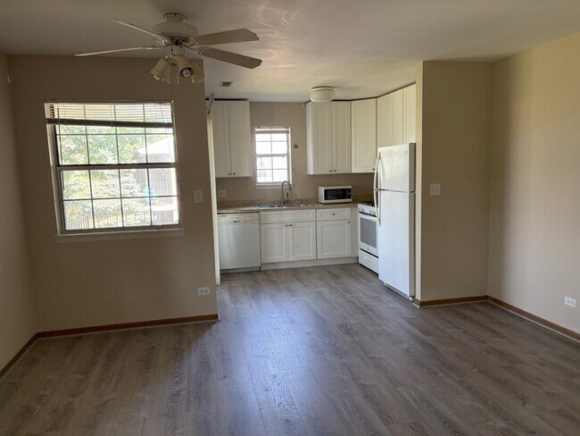 Building Photo - 36 Gant Cir