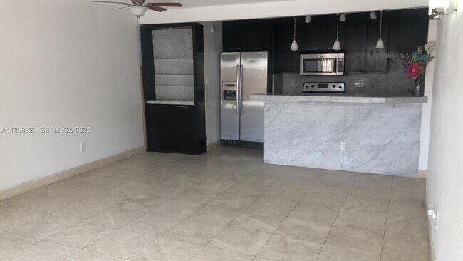 Building Photo - 4174 NW 79th Ave