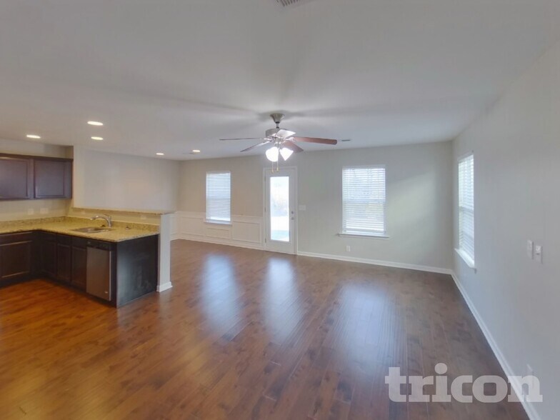 Building Photo - 2631 Salem Glen Xing