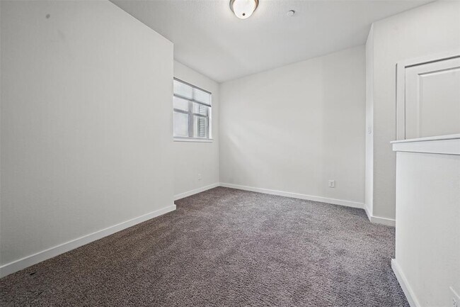 Building Photo - 2500 Forest Creek Dr
