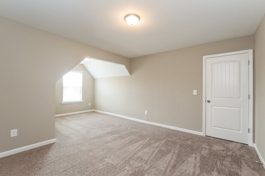Building Photo - 542 Fieldcrest Dr