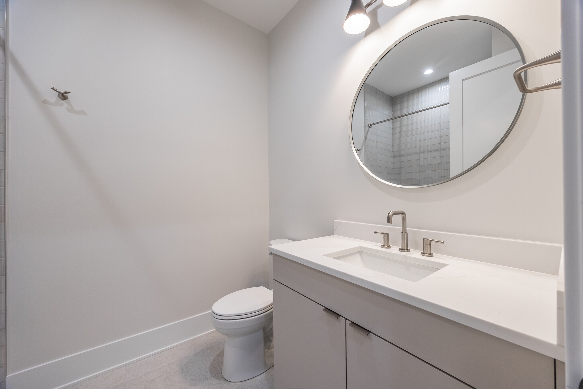 Building Photo - 1610 W Grand Ave