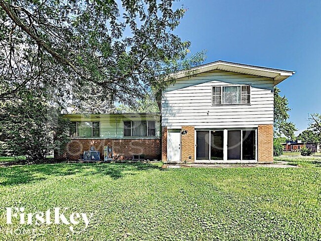 Building Photo - 22600 Amy Dr