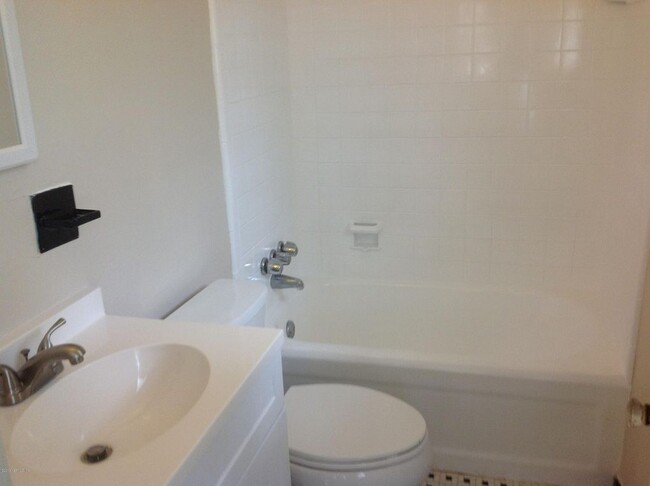 Updated bathroom - 1631 Flagler Ave