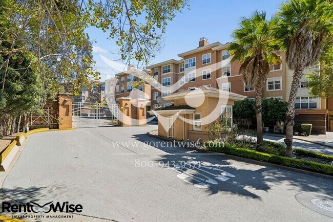 Building Photo - 401 Crescent Ct