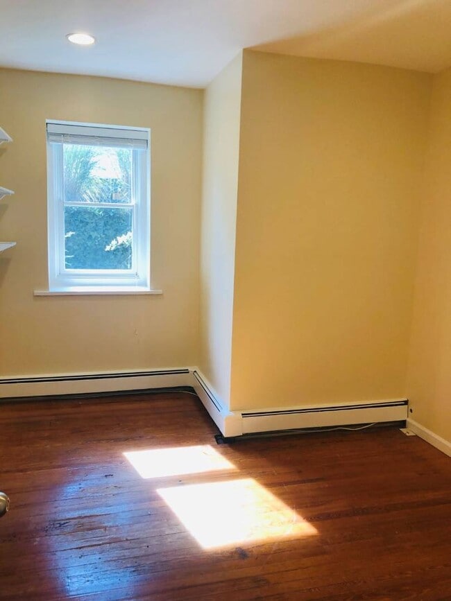 Building Photo - 0 Grove St