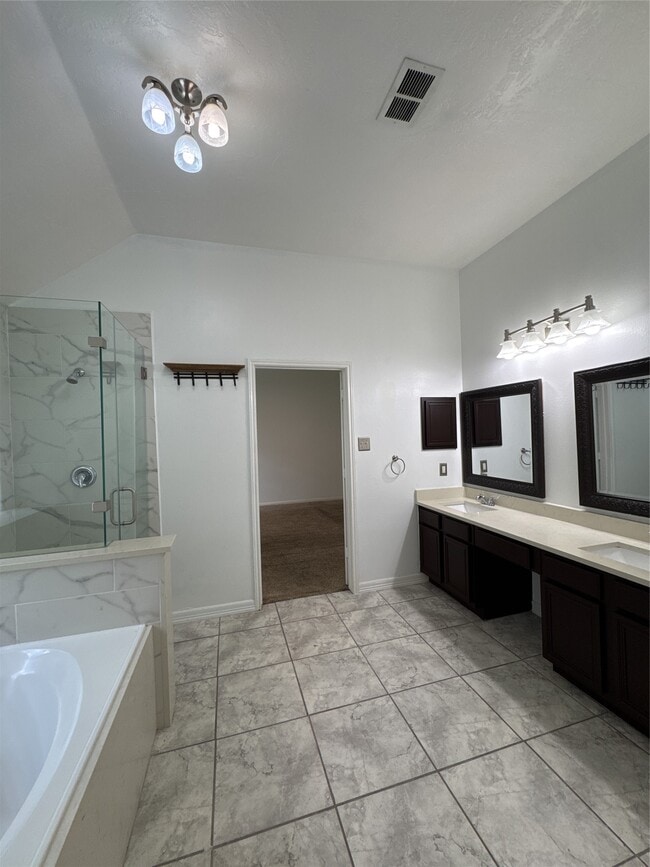 Building Photo - 3210 Woodcreek Glen Ln