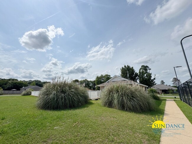 Building Photo - Spacious 4 Bedroom Home in Crestview’s Brooke Estates!
